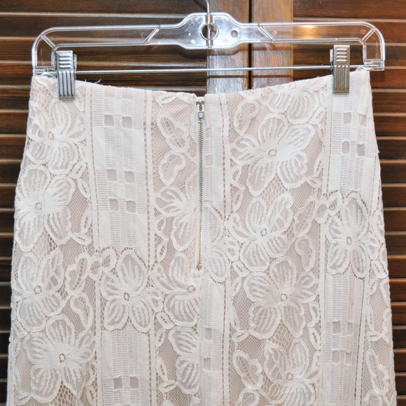 Lulu's Lace Maxi Skirt with Split Sz M - Picture 5 of 6